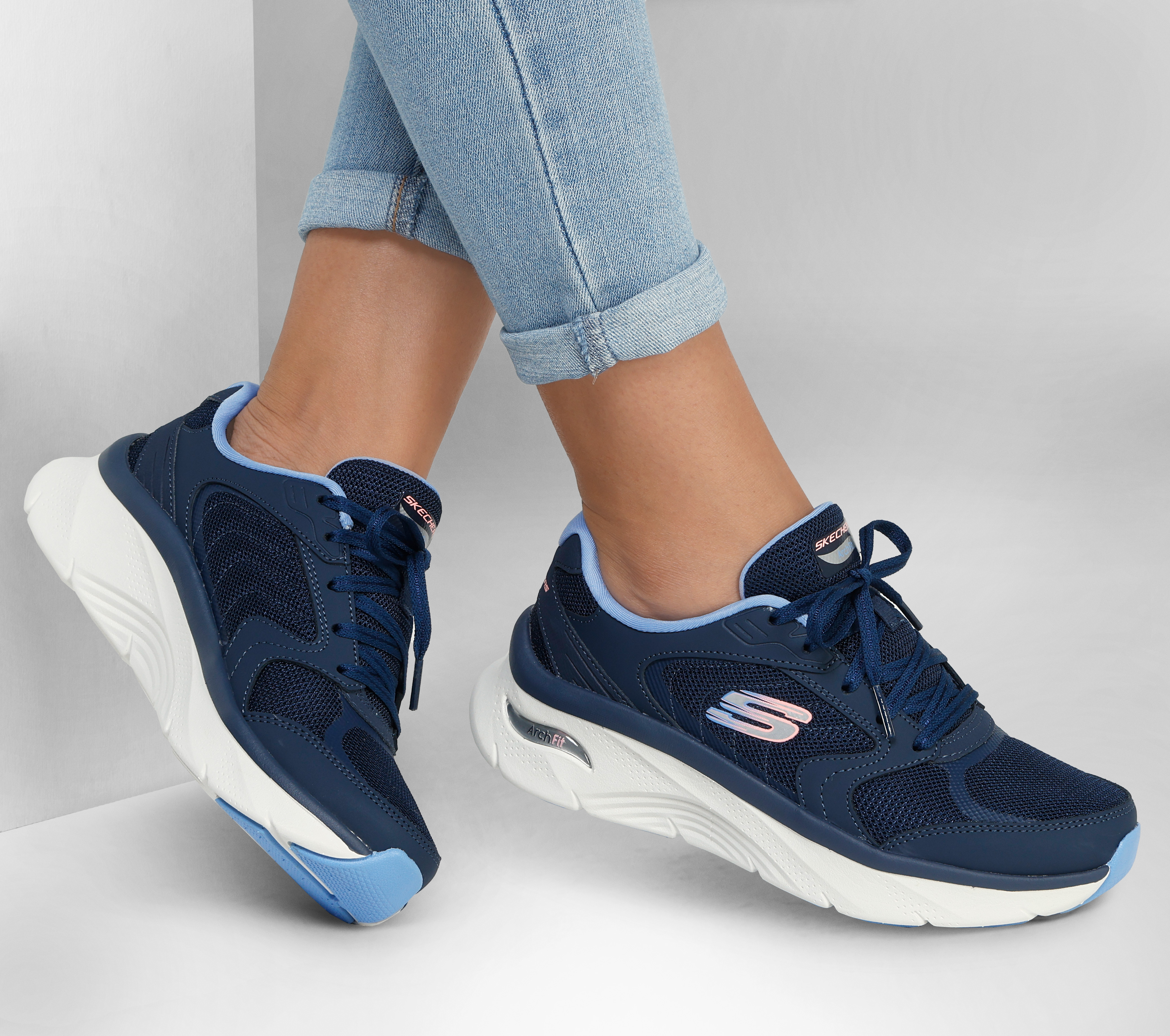 skechers arch fit vs relaxed fit